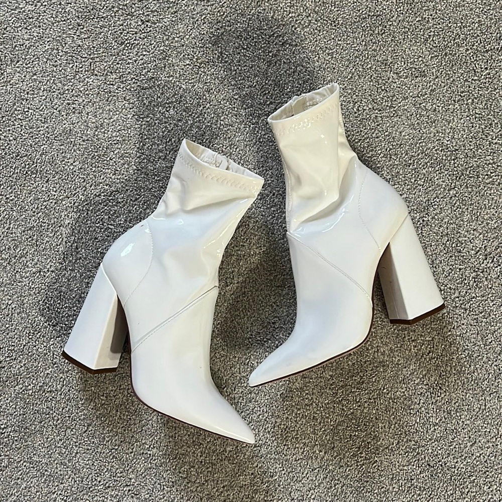 Steve Madden white chunky heel boot